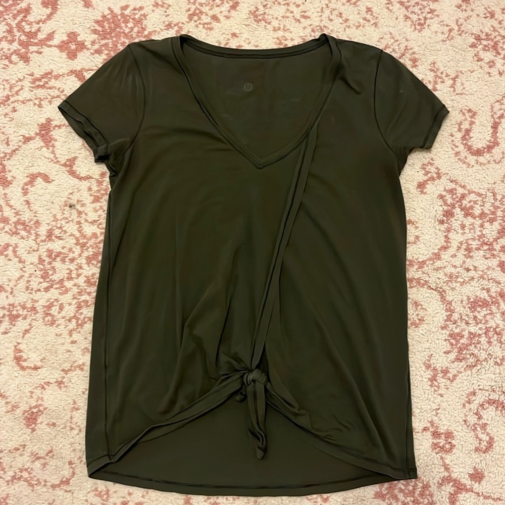 Lululemon T-shirt